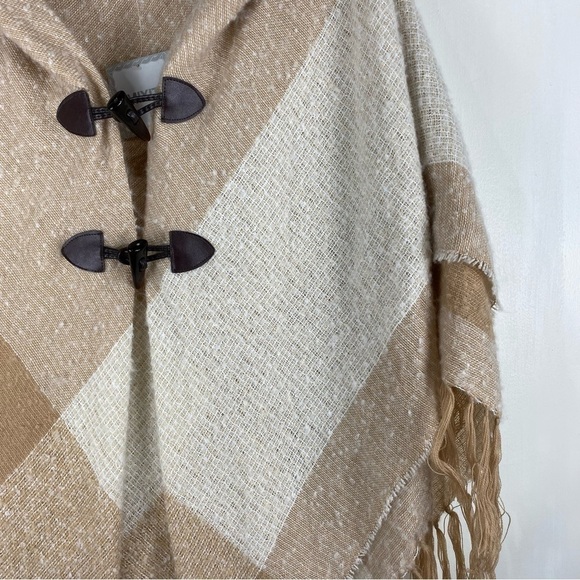MixIt Let's Snuggle Toggle Front Tassel Fringe Trim Poncho Cinnamon Beige OS NWT - Picture 2 of 4